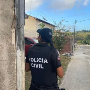 Policial em campo