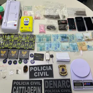 Materiais apreendidos em delegacia