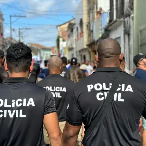 Policiais em campo
