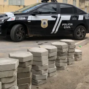 Viatura com as pedras roubadas