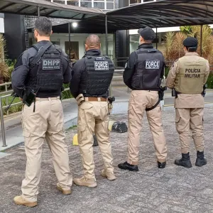 Policiais que participaram da ação