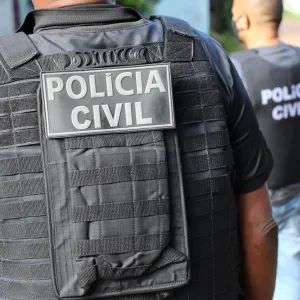 Ela tentou matar a vítima com golpes de faca