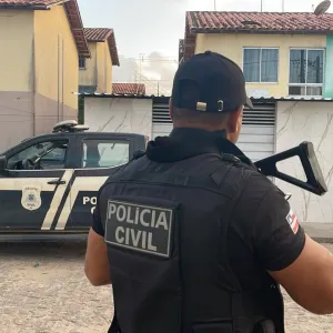 Ele ateou fogo na casa em que estava com a companheira