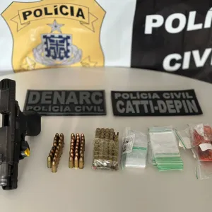 Uma pistola 9 mm e 91 munições foram apreendidas 