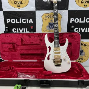 Polícia Civil recupera guitarra rara