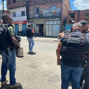 As ações ocorrem em quatro bairros de Salvador e são coordenadas pelo Denarc