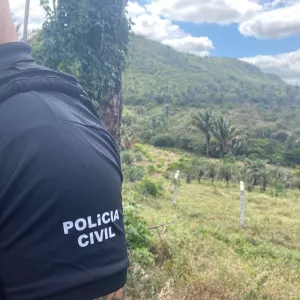 A vítima foi morta com sofreu golpes de pedra após ser emboscada