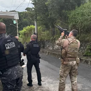 Integrantes de um grupo responsável por incêndios de veículos e ataques violentos no bairro do Lobato são alvos da ação