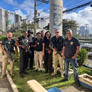 Policiais da 16ª DT