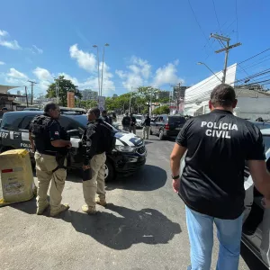 fogo na Praia de Piatã