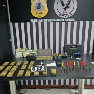 Policiais apreenderam munições intactas, picotadas e deflagradas