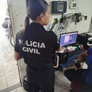 Três postos de combustíveis são notificados durante fiscalização em Lauro de Freitas