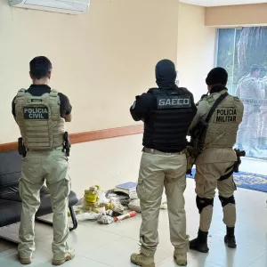 Operação Navalha mira núcleo de grupo criminoso e apreende mais de 26 kg de drogas em Eunápolis