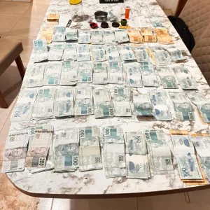 Operação Ice Blue prende cinco pessoas e apreende drogas, dinheiro e veículos no sudoeste baiano