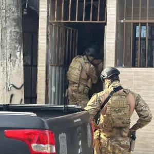 Polícia Civil liberta mulher e bebê reféns e prende alvo da Operação Réprobos