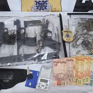 Suspeito é preso com drogas e armas em Iguaí