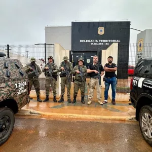 A prisão em flagrante também resultou na autuação por corrupção ativa após tentativa de suborno