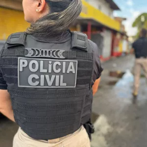 Mulher investigada por golpes contra idosos é presa em Salvador