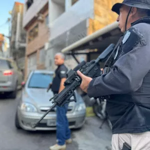 Idoso é preso por estupro de vulnerável contra a neta em Lauro de Freitas