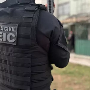 Polícia Civil cumpre mandados judiciais durante a segunda fase da Operação Dead Hand em Salvador