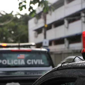 Polícia