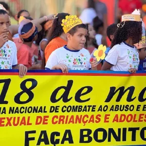 Servidores da Polícia Civil participam de caminhada no Dia D da campanha Maio Laranja em Wanderley