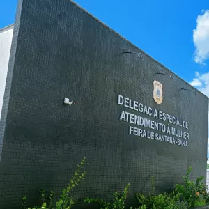 Homem é preso em flagrante por descumprimento de medida protetiva em Feira de Santana
