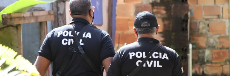 Policiais civis em operação