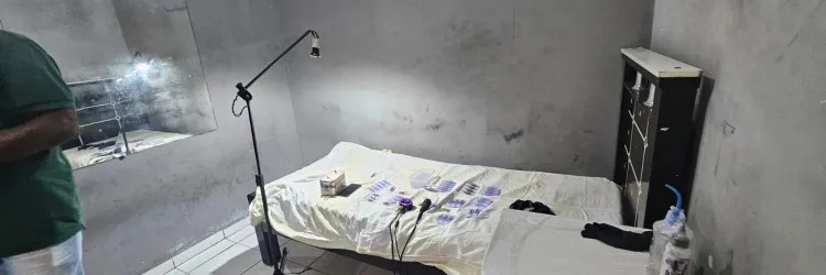 Estúdio de tatuagem clandestino