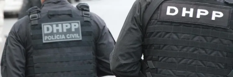 Policiais do DHPP em campo