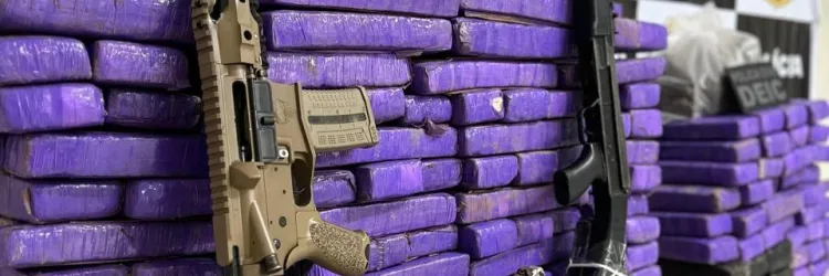 Armas e drogas apreendidas pelo Departamento