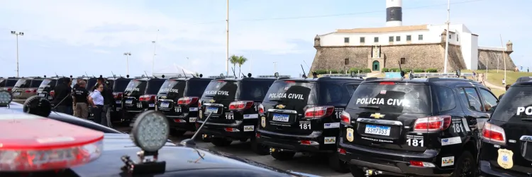 Entrega das viaturas na Barra