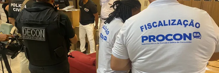 Policiais Civil da Decon e agentes de Procon