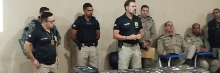 Policiais apresentado resultados da operação