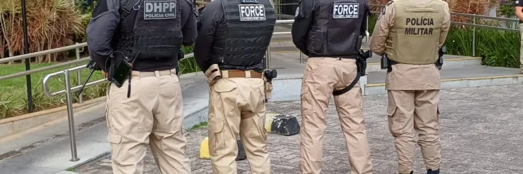 Policiais que participaram da ação