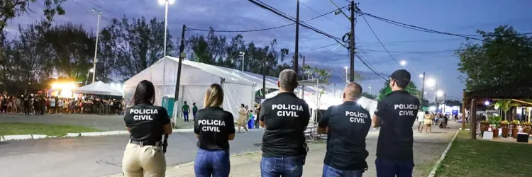 Mais de 100 policiais estão distribuídos pelo Parque de Exposições e entorno para garantir a segurança