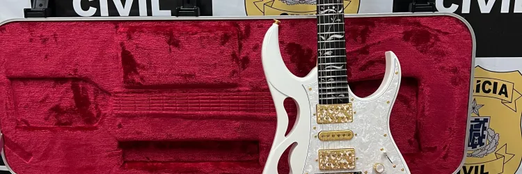 Polícia Civil recupera guitarra rara