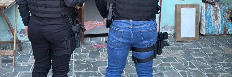 Um mandado de prisão e cinco de busca e apreensão foram cumpridos