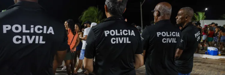 O suspeito foi capturado na casa de parentes após cruzamento de informações