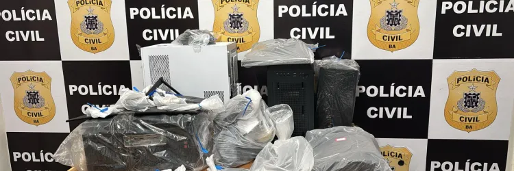 Dispositivos eletrônicos foram apreendidos durante a operação