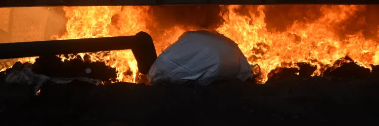 Uniformes e equipamentos foram incinerados conforme normas ambientais