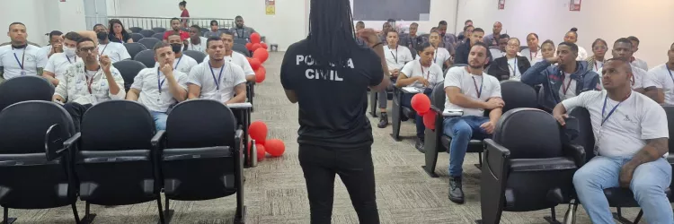 formação sobre crimes de racismo