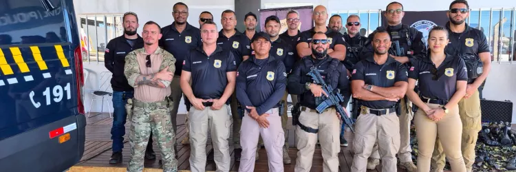Equipes da Polícia Civil 