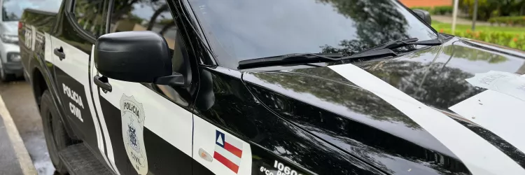 Veículo, TVs e celulares foram apreendidos na casa do suspeito, em Itabuna