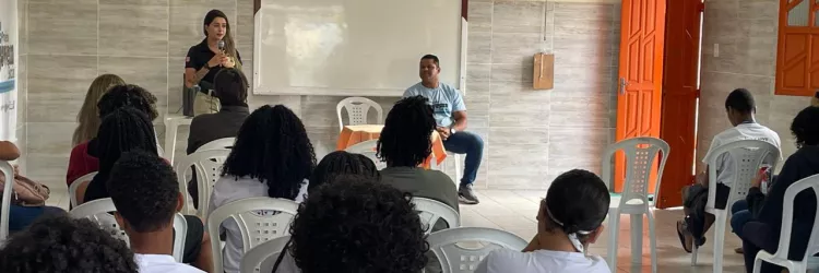 Polícia Civil realiza palestra para adolescentes em projeto social de Feira de Santana