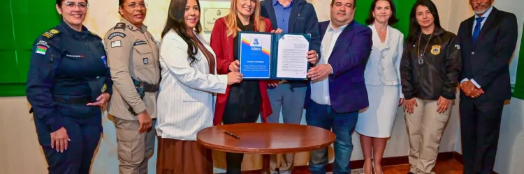 Autoridades formalizam criação de rede para enfrentar a violência contra mulheres e meninas em Vitória da Conquista.