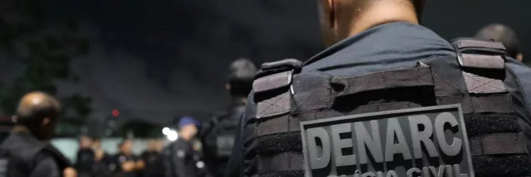 Policiais em diligência