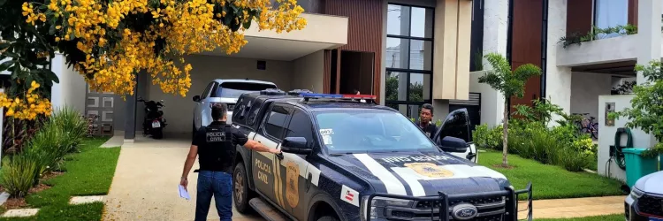 Policiais na operação