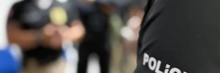 Policiais 