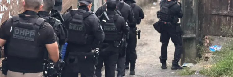 Os integrantes de uma facção criminosa também são responsáveis por homicídios e tráfico de armas